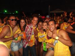 Oktober 10 Anos